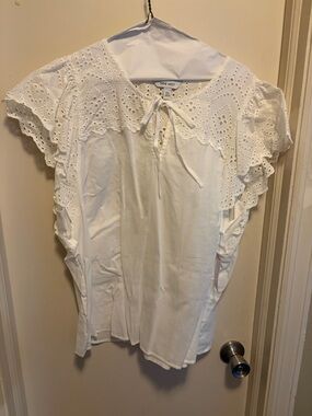 Nine West White Eyelet Tie-Front Flutter Sleeve Blouse